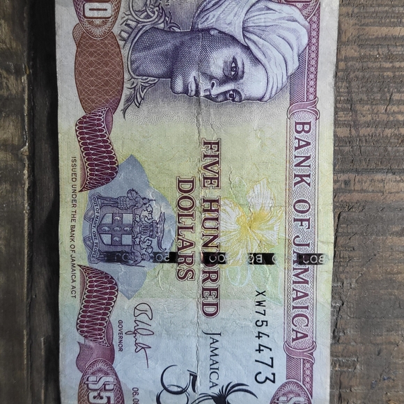Assorted World Currency Notes - Picture 11 of 16